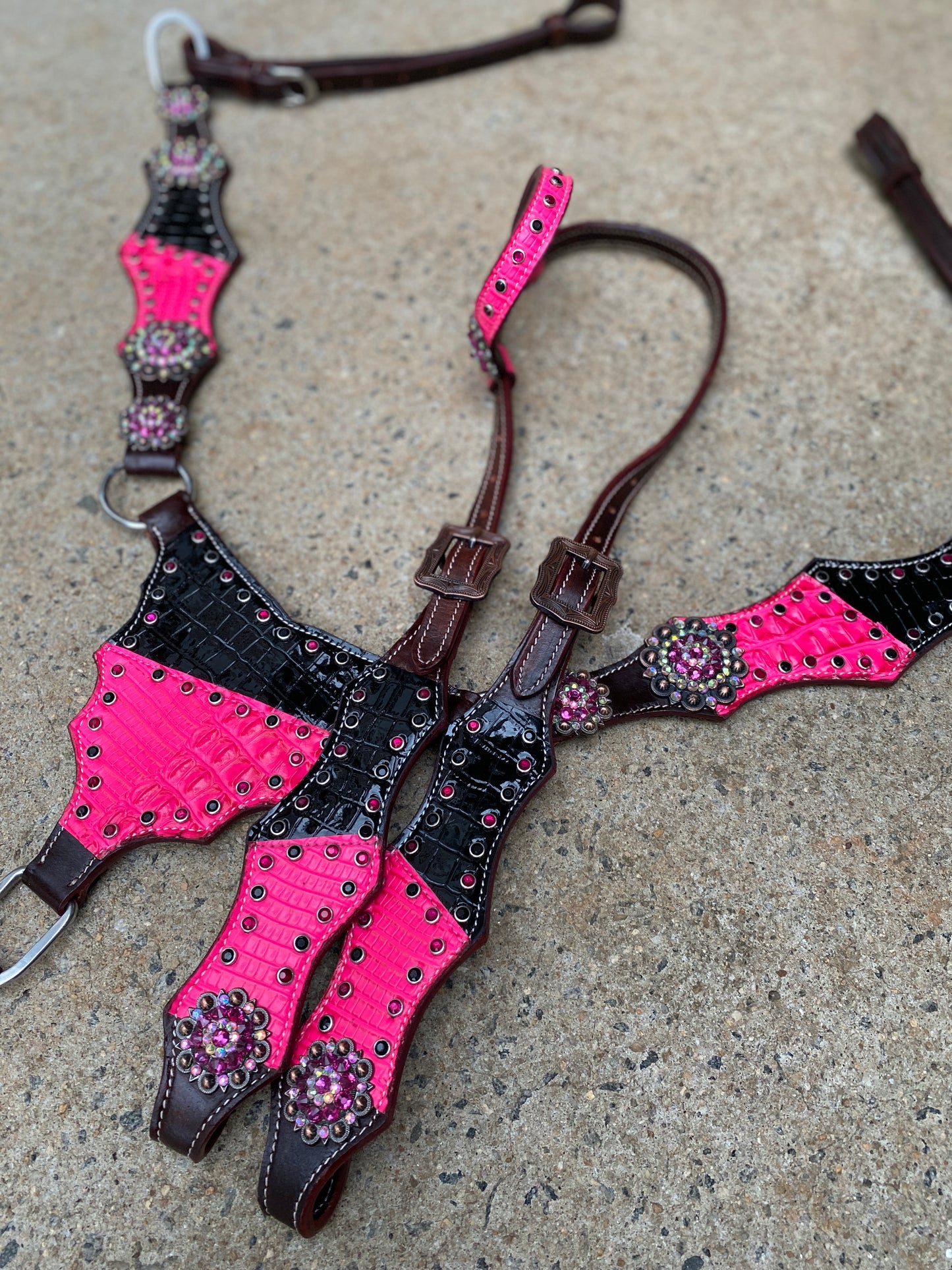 Hot Pink Tack Set