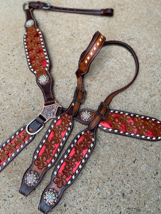 Red Flower Tack Set