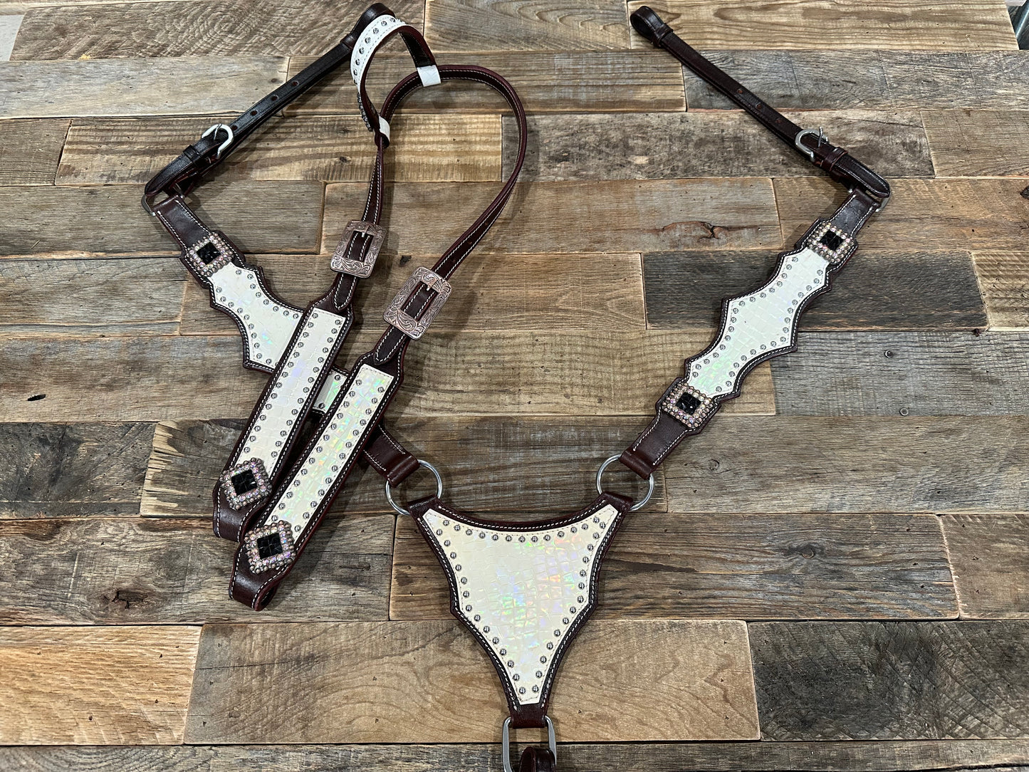 White Gladiator Tack Set